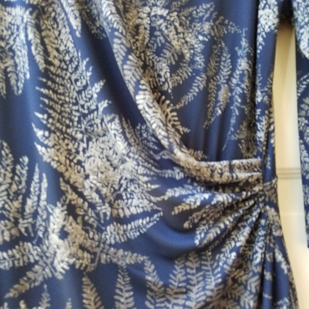 Talbots Ladies Size M Petite 3/4 sleeve dress. - Picture 3 of 4